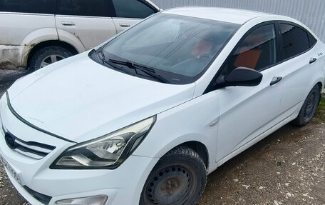 Hyundai Solaris II рестайлинг, 2015 год, 490 000 рублей, 3 фотография