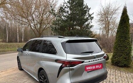 Toyota Sienna, 2020 год, 3 850 000 рублей, 5 фотография