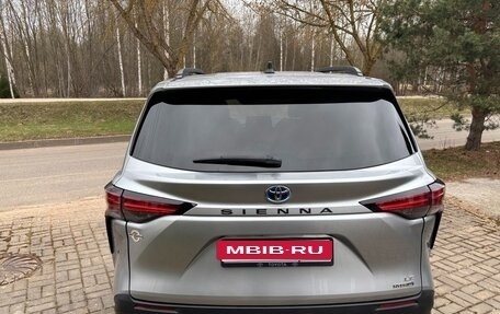 Toyota Sienna, 2020 год, 3 850 000 рублей, 4 фотография