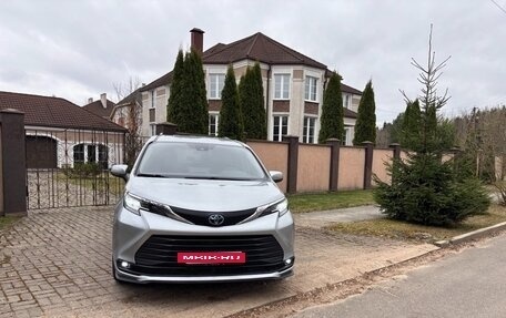 Toyota Sienna, 2020 год, 3 850 000 рублей, 8 фотография