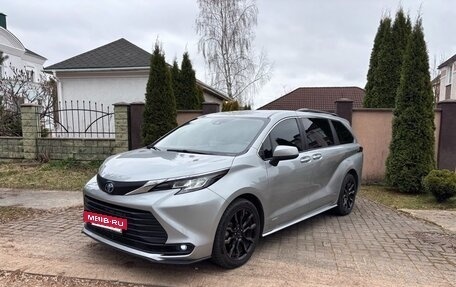 Toyota Sienna, 2020 год, 3 850 000 рублей, 7 фотография