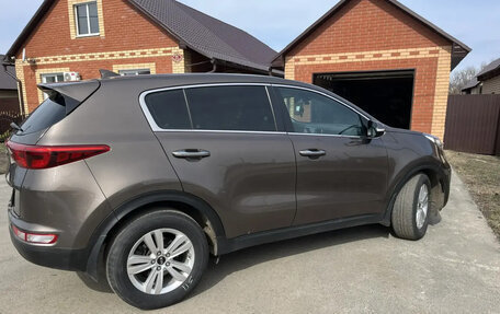 KIA Sportage IV рестайлинг, 2017 год, 2 000 000 рублей, 9 фотография