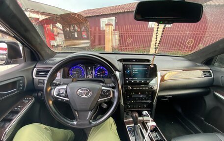 Toyota Camry, 2017 год, 2 250 000 рублей, 4 фотография
