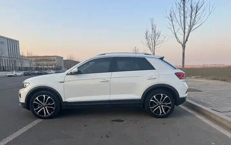 Volkswagen T-Roc I, 2022 год, 1 940 000 рублей, 4 фотография