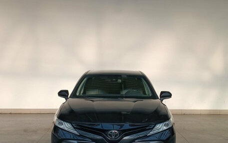 Toyota Camry, 2019 год, 2 875 000 рублей, 2 фотография