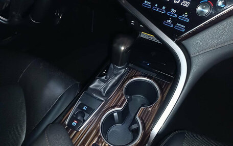 Toyota Camry, 2019 год, 2 875 000 рублей, 18 фотография