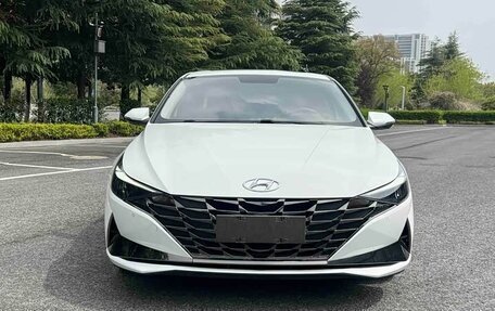 Hyundai Elantra, 2021 год, 1 690 000 рублей, 2 фотография