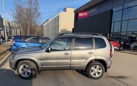 Chevrolet Niva I рестайлинг, 2017 год, 575 000 рублей, 2 фотография