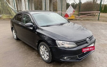 Volkswagen Jetta VI, 2013 год, 800 000 рублей, 2 фотография