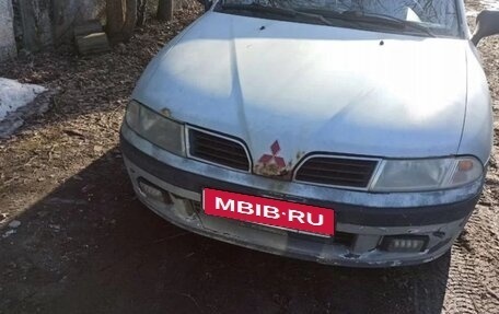 Mitsubishi Carisma I, 2000 год, 105 000 рублей, 1 фотография