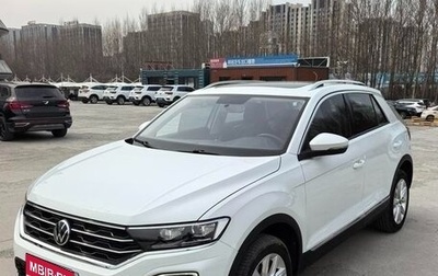 Volkswagen T-Roc I, 2022 год, 1 677 000 рублей, 1 фотография