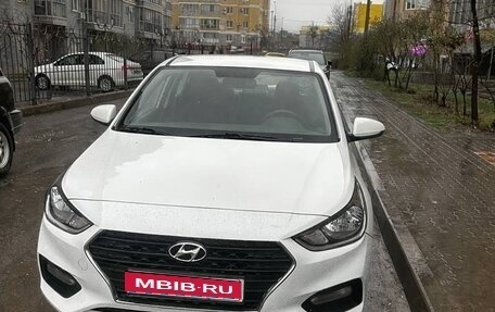 Hyundai Solaris II рестайлинг, 2017 год, 1 200 000 рублей, 1 фотография