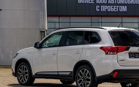 Mitsubishi Outlander III рестайлинг 3, 2016 год, 1 795 000 рублей, 9 фотография