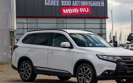 Mitsubishi Outlander III рестайлинг 3, 2016 год, 1 795 000 рублей, 7 фотография