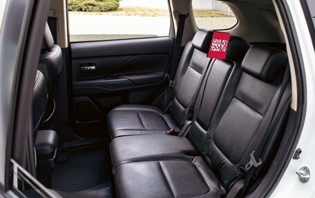 Mitsubishi Outlander III рестайлинг 3, 2016 год, 1 795 000 рублей, 17 фотография