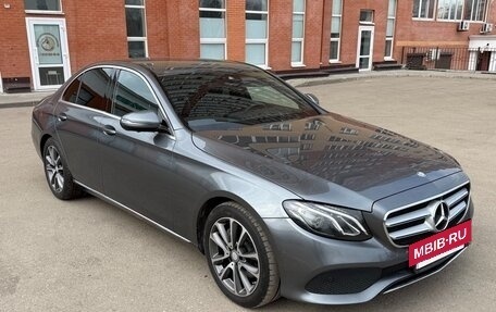 Mercedes-Benz E-Класс, 2016 год, 3 500 000 рублей, 2 фотография