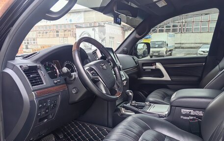 Toyota Land Cruiser 200, 2020 год, 8 700 000 рублей, 9 фотография