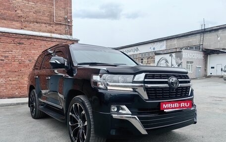 Toyota Land Cruiser 200, 2020 год, 8 700 000 рублей, 3 фотография