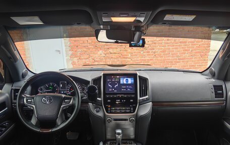 Toyota Land Cruiser 200, 2020 год, 8 700 000 рублей, 21 фотография