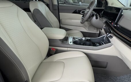 KIA Carnival, 2025 год, 6 050 000 рублей, 15 фотография