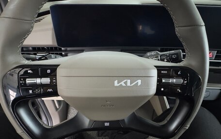 KIA Carnival, 2025 год, 6 050 000 рублей, 28 фотография