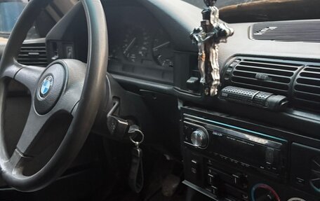 BMW 5 серия, 1988 год, 300 000 рублей, 4 фотография