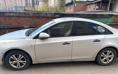 Chevrolet Cruze II, 2009 год, 500 000 рублей, 3 фотография