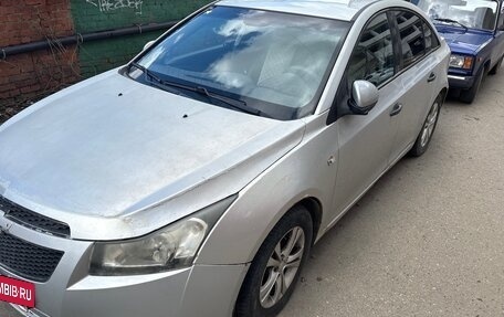 Chevrolet Cruze II, 2009 год, 500 000 рублей, 2 фотография
