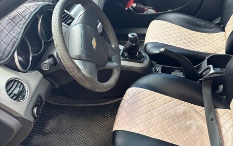 Chevrolet Cruze II, 2009 год, 500 000 рублей, 8 фотография