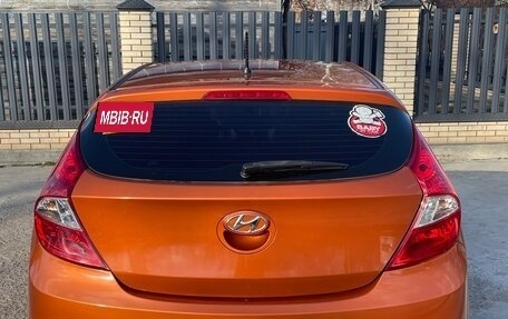 Hyundai Solaris II рестайлинг, 2015 год, 900 000 рублей, 5 фотография