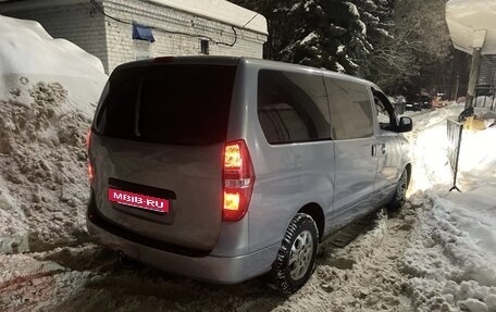 Hyundai Grand Starex Grand Starex I рестайлинг 2, 2011 год, 1 375 000 рублей, 3 фотография