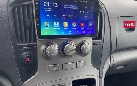 Hyundai Grand Starex Grand Starex I рестайлинг 2, 2011 год, 1 375 000 рублей, 6 фотография