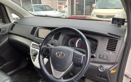 Toyota ISis I, 2012 год, 960 000 рублей, 6 фотография