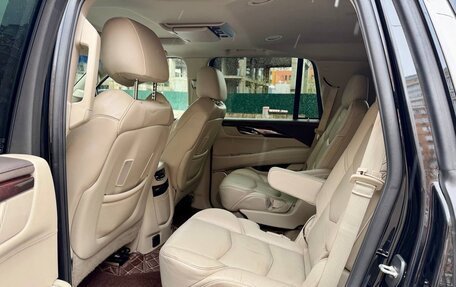 Cadillac Escalade IV, 2016 год, 3 190 000 рублей, 17 фотография