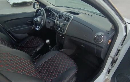 Renault Logan II, 2021 год, 650 000 рублей, 2 фотография