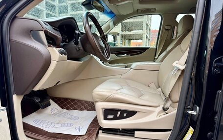 Cadillac Escalade IV, 2016 год, 3 190 000 рублей, 22 фотография