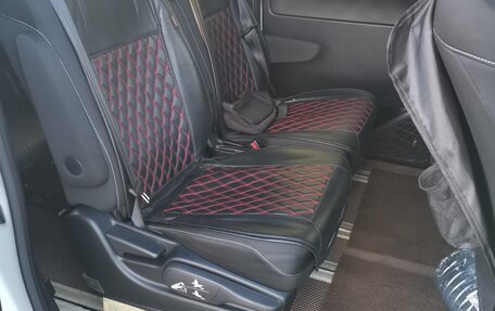 Toyota Voxy III, 2019 год, 2 700 000 рублей, 7 фотография