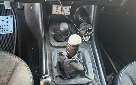 Land Rover Discovery III, 2003 год, 650 000 рублей, 13 фотография