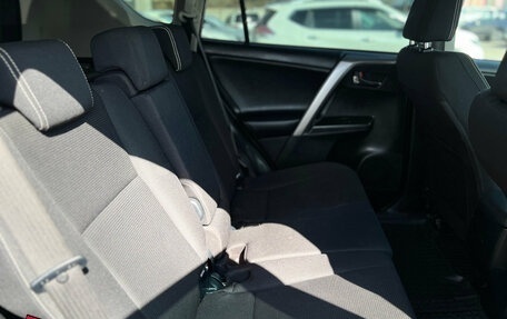 Toyota RAV4, 2017 год, 2 500 000 рублей, 24 фотография