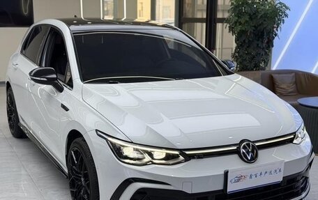 Volkswagen Golf VIII, 2022 год, 1 990 000 рублей, 3 фотография