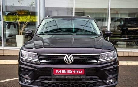 Volkswagen Tiguan II, 2017 год, 2 238 000 рублей, 2 фотография