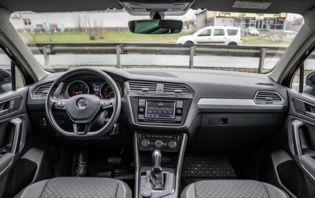 Volkswagen Tiguan II, 2017 год, 2 238 000 рублей, 13 фотография