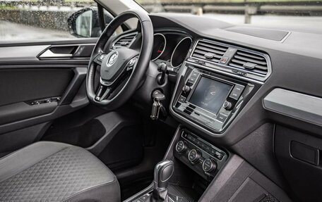 Volkswagen Tiguan II, 2017 год, 2 238 000 рублей, 24 фотография