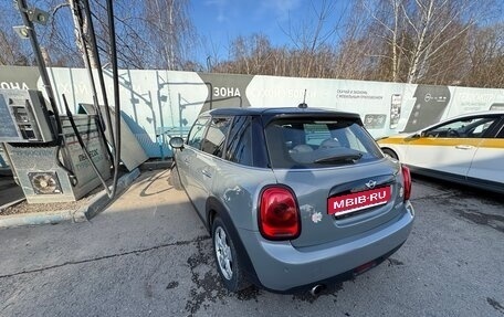 MINI Hatch, 2018 год, 1 370 000 рублей, 2 фотография