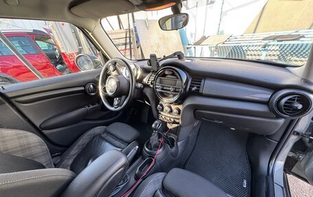 MINI Hatch, 2018 год, 1 370 000 рублей, 10 фотография