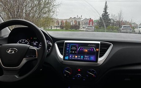 Hyundai Solaris II рестайлинг, 2017 год, 1 200 000 рублей, 5 фотография