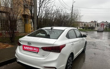 Hyundai Solaris II рестайлинг, 2017 год, 1 200 000 рублей, 2 фотография