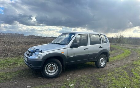 Chevrolet Niva I рестайлинг, 2010 год, 330 000 рублей, 2 фотография