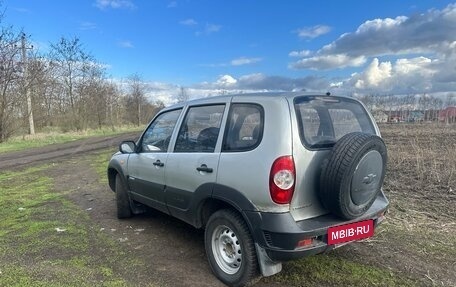 Chevrolet Niva I рестайлинг, 2010 год, 330 000 рублей, 3 фотография