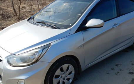 Hyundai Solaris II рестайлинг, 2012 год, 580 000 рублей, 3 фотография